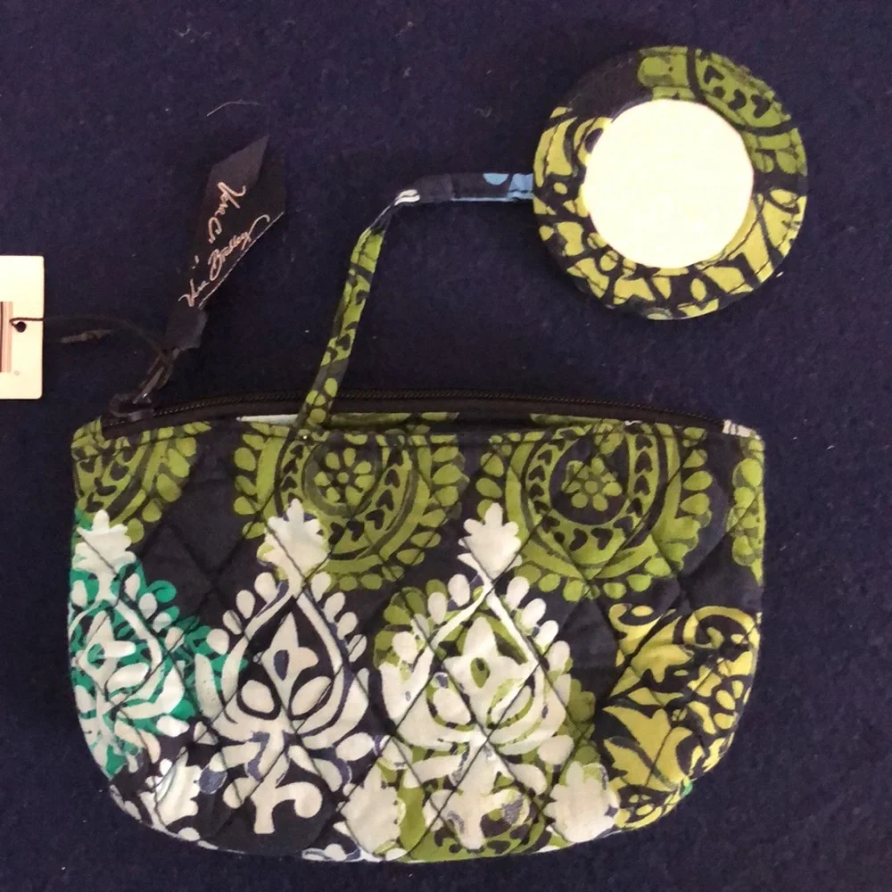 Vera Bradley NWT Mirror Cosmetic Bag Zip Pouch Green Paisley